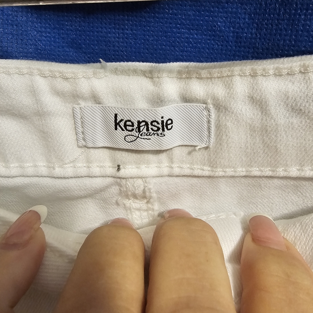 Kensie Jeans White and Red Floral Jean Shorts Size 10/30 - Picture 5 of 5